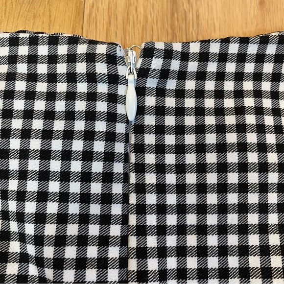 Urban Outfitters Black and White Gingham Mini Skirt with Side Pockets Size Small - Picture 4 of 9